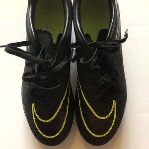 Nike Hypervenom Phelon Soccer Cleats. Men’s 6.5